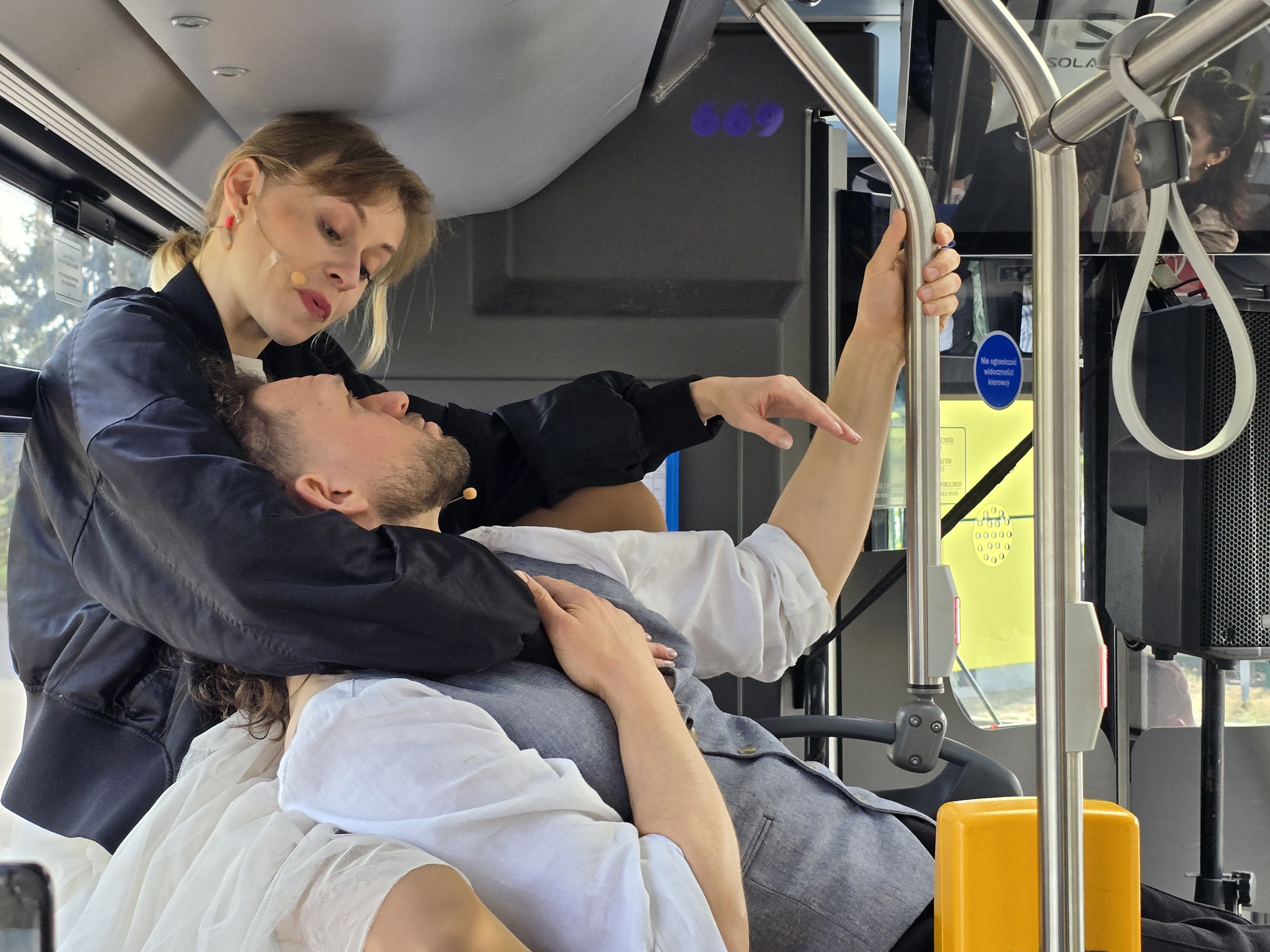 zdjęcie z próby medialnej - spektakl Drogi